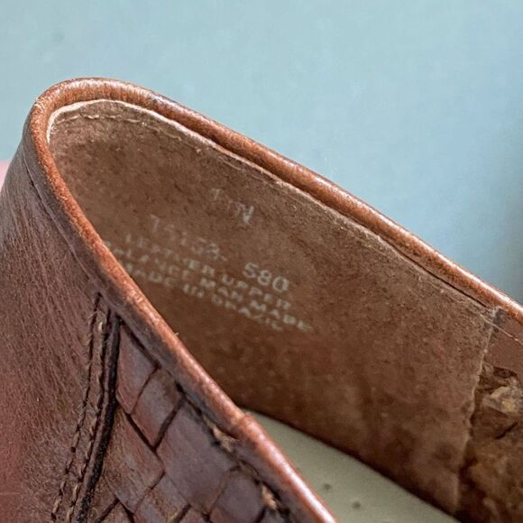 Trotters Women's Leather Liz Almond-Toe Cognac Loafer, Size 11 Narrow - Picture 8 of 8